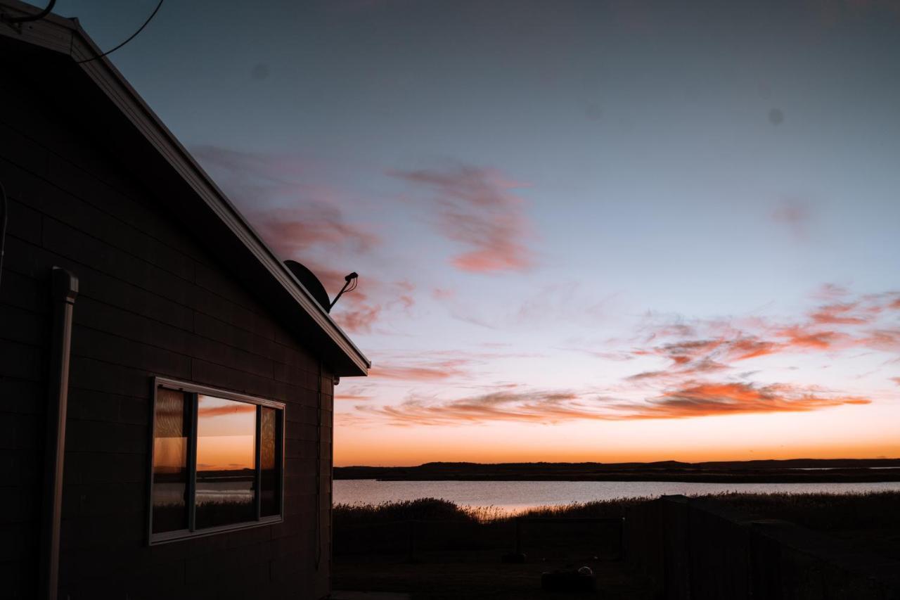 Coorong Island Retreat - Farm Stay At Pet Friendly Property Meningie Exterior photo
