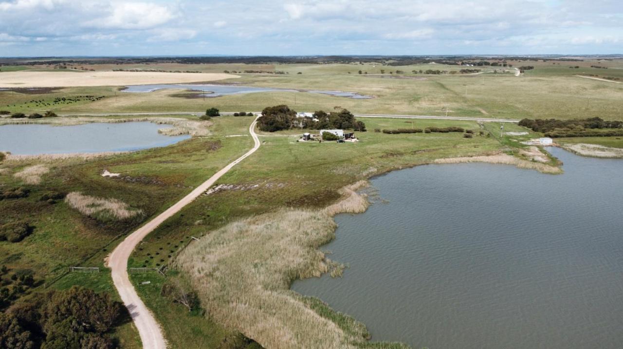Coorong Island Retreat - Farm Stay At Pet Friendly Property Meningie Exterior photo