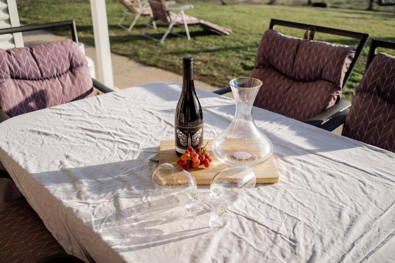 Coorong Island Retreat - Farm Stay At Pet Friendly Property Meningie Exterior photo